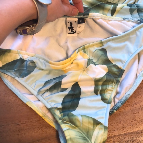 🌸 3 for $9🌸 - Picture 2 of 5